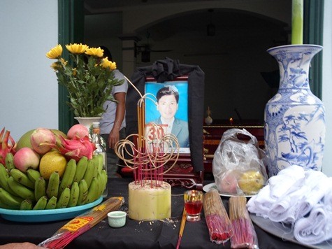 Di ảnh của nạn nhân Nguyễn Mậu Thuận
